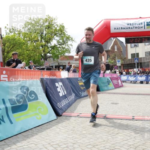 10.05.2026 - 8. Wedeler Halbmarathon Yannick Fuchs http://msf.ph/oto/9736453 10.05.2026 12:02:32 Ziel 435, 2044 meine-sportfotos.de