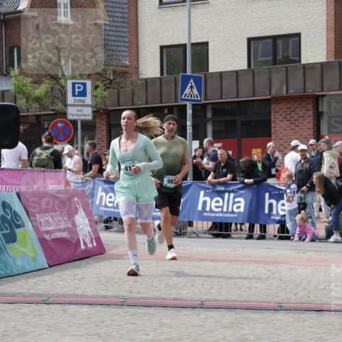 10.05.2026 - 8. Wedeler Halbmarathon Yannick Fuchs http://msf.ph/oto/9736456 10.05.2026 12:02:45 Ziel 813, 986 meine-sportfotos.de