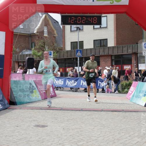 10.05.2026 - 8. Wedeler Halbmarathon Yannick Fuchs http://msf.ph/oto/9736460 10.05.2026 12:02:46 Ziel 813, 986 meine-sportfotos.de