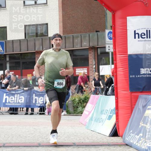 10.05.2026 - 8. Wedeler Halbmarathon Yannick Fuchs http://msf.ph/oto/9736462 10.05.2026 12:02:47 Ziel 813, 986 meine-sportfotos.de