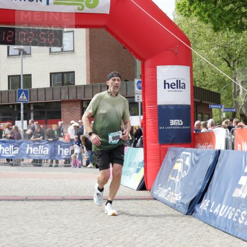 10.05.2026 - 8. Wedeler Halbmarathon Yannick Fuchs http://msf.ph/oto/9736466 10.05.2026 12:02:48 Ziel 813, 986 meine-sportfotos.de