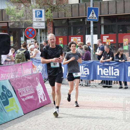 10.05.2026 - 8. Wedeler Halbmarathon Yannick Fuchs http://msf.ph/oto/9736481 10.05.2026 12:03:01 Ziel 95, 97, 819 meine-sportfotos.de