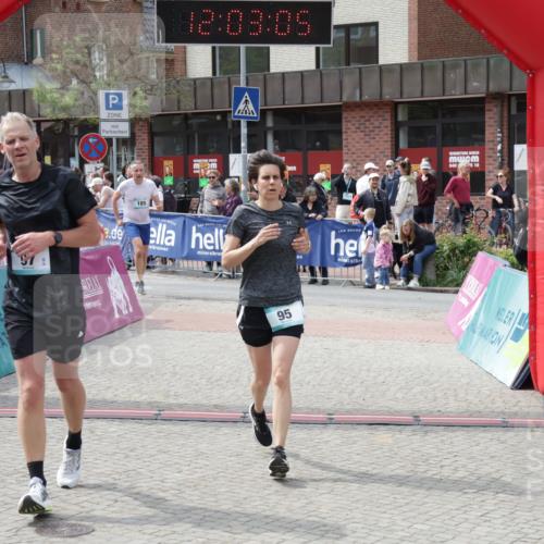 10.05.2026 - 8. Wedeler Halbmarathon Yannick Fuchs http://msf.ph/oto/9736487 10.05.2026 12:03:04 Ziel 95, 97, 185 meine-sportfotos.de