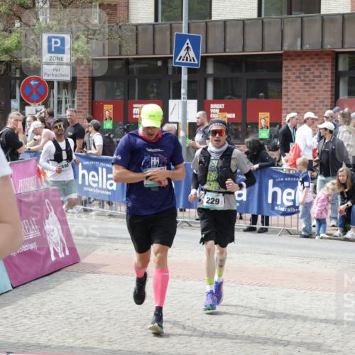 10.05.2026 - 8. Wedeler Halbmarathon Yannick Fuchs http://msf.ph/oto/9736499 10.05.2026 12:03:09 Ziel 95, 185, 229, 490, 531 meine-sportfotos.de