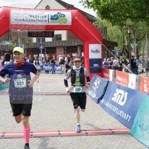 10.05.2026 - 8. Wedeler Halbmarathon Yannick Fuchs http://msf.ph/oto/9736507 10.05.2026 12:03:11 Ziel 185, 229, 490, 531 meine-sportfotos.de