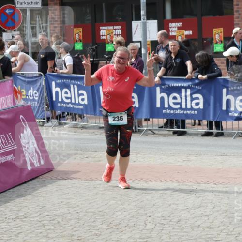 10.05.2026 - 8. Wedeler Halbmarathon Yannick Fuchs http://msf.ph/oto/9736522 10.05.2026 12:03:20 Ziel 236 meine-sportfotos.de