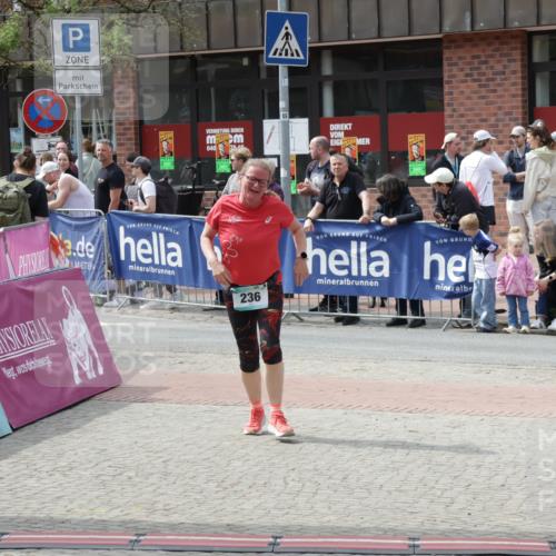 10.05.2026 - 8. Wedeler Halbmarathon Yannick Fuchs http://msf.ph/oto/9736525 10.05.2026 12:03:20 Ziel 236 meine-sportfotos.de