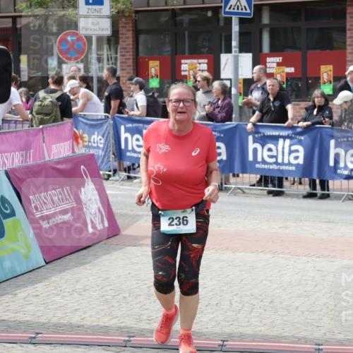 10.05.2026 - 8. Wedeler Halbmarathon Yannick Fuchs http://msf.ph/oto/9736527 10.05.2026 12:03:22 Ziel 236 meine-sportfotos.de