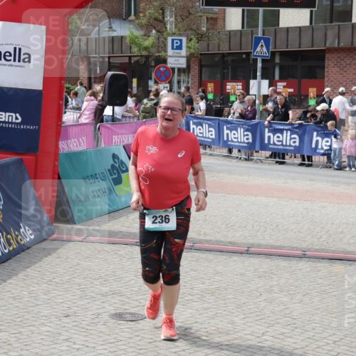 10.05.2026 - 8. Wedeler Halbmarathon Yannick Fuchs http://msf.ph/oto/9736531 10.05.2026 12:03:23 Ziel 236, 419 meine-sportfotos.de