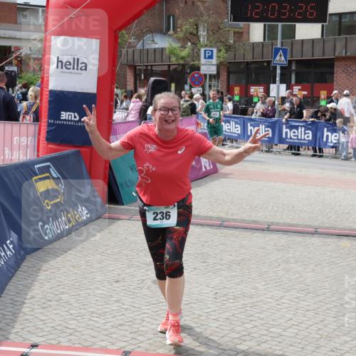 10.05.2026 - 8. Wedeler Halbmarathon Yannick Fuchs http://msf.ph/oto/9736534 10.05.2026 12:03:24 Ziel 236, 419 meine-sportfotos.de