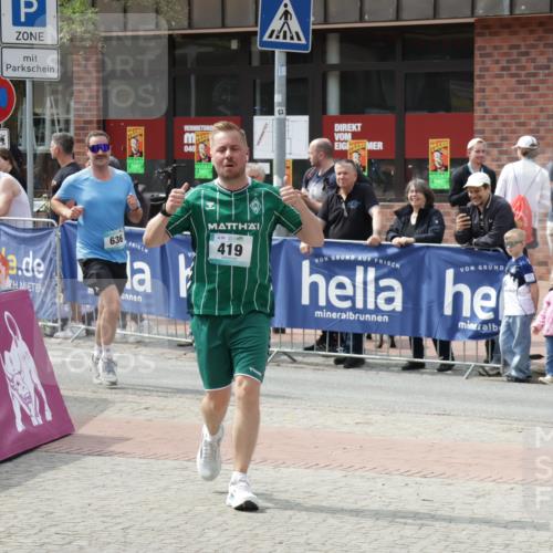 10.05.2026 - 8. Wedeler Halbmarathon Yannick Fuchs http://msf.ph/oto/9736538 10.05.2026 12:03:26 Ziel 236, 419, 636 meine-sportfotos.de