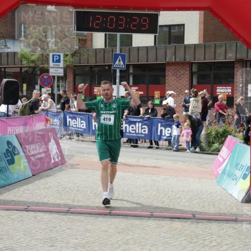 10.05.2026 - 8. Wedeler Halbmarathon Yannick Fuchs http://msf.ph/oto/9736544 10.05.2026 12:03:27 Ziel 236, 419, 636 meine-sportfotos.de