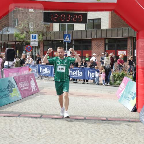10.05.2026 - 8. Wedeler Halbmarathon Yannick Fuchs http://msf.ph/oto/9736546 10.05.2026 12:03:27 Ziel 236, 419, 636 meine-sportfotos.de