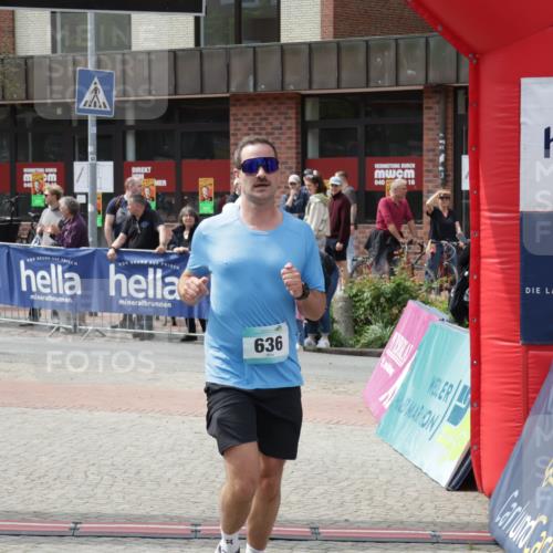 10.05.2026 - 8. Wedeler Halbmarathon Yannick Fuchs http://msf.ph/oto/9736551 10.05.2026 12:03:30 Ziel 419, 636, 659 meine-sportfotos.de