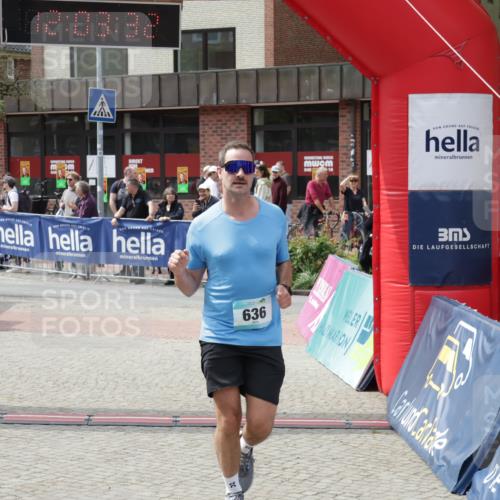 10.05.2026 - 8. Wedeler Halbmarathon Yannick Fuchs http://msf.ph/oto/9736553 10.05.2026 12:03:30 Ziel 419, 636, 659 meine-sportfotos.de
