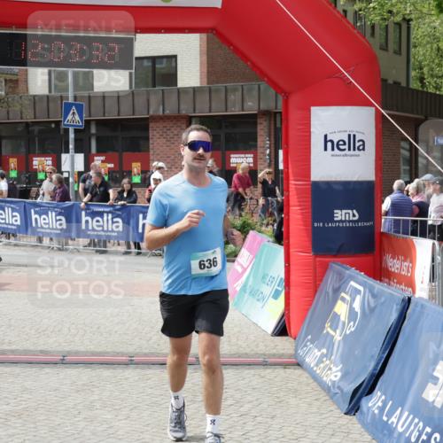 10.05.2026 - 8. Wedeler Halbmarathon Yannick Fuchs http://msf.ph/oto/9736554 10.05.2026 12:03:30 Ziel 419, 636, 659 meine-sportfotos.de