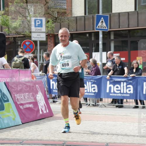 10.05.2026 - 8. Wedeler Halbmarathon Yannick Fuchs http://msf.ph/oto/9736560 10.05.2026 12:03:34 Ziel 636, 659, 764 meine-sportfotos.de
