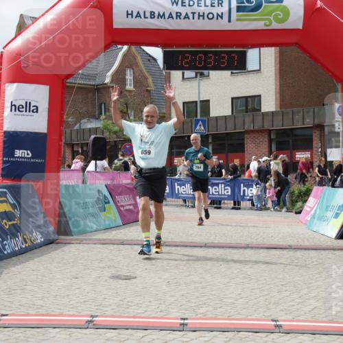 10.05.2026 - 8. Wedeler Halbmarathon Yannick Fuchs http://msf.ph/oto/9736566 10.05.2026 12:03:35 Ziel 636, 659, 764 meine-sportfotos.de