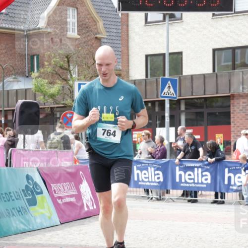 10.05.2026 - 8. Wedeler Halbmarathon Yannick Fuchs http://msf.ph/oto/9736575 10.05.2026 12:03:37 Ziel 269, 659, 764 meine-sportfotos.de
