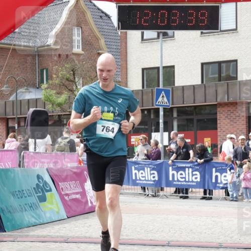 10.05.2026 - 8. Wedeler Halbmarathon Yannick Fuchs http://msf.ph/oto/9736576 10.05.2026 12:03:37 Ziel 269, 659, 764 meine-sportfotos.de