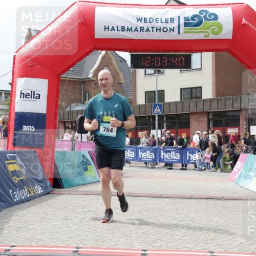 10.05.2026 - 8. Wedeler Halbmarathon Yannick Fuchs http://msf.ph/oto/9736579 10.05.2026 12:03:38 Ziel 269, 659, 764 meine-sportfotos.de