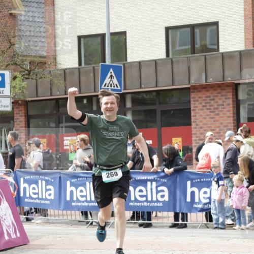 10.05.2026 - 8. Wedeler Halbmarathon Yannick Fuchs http://msf.ph/oto/9736586 10.05.2026 12:03:40 Ziel 269, 659, 764 meine-sportfotos.de