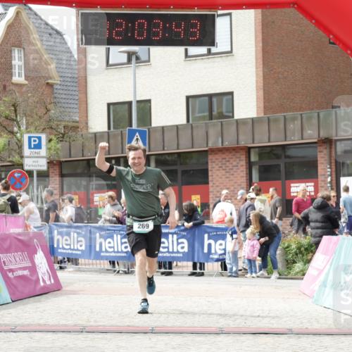 10.05.2026 - 8. Wedeler Halbmarathon Yannick Fuchs http://msf.ph/oto/9736588 10.05.2026 12:03:41 Ziel 269, 764, 2203 meine-sportfotos.de