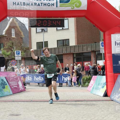 10.05.2026 - 8. Wedeler Halbmarathon Yannick Fuchs http://msf.ph/oto/9736592 10.05.2026 12:03:42 Ziel 269, 764, 2203 meine-sportfotos.de