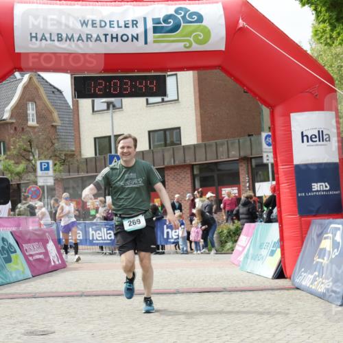 10.05.2026 - 8. Wedeler Halbmarathon Yannick Fuchs http://msf.ph/oto/9736594 10.05.2026 12:03:42 Ziel 269, 764, 2203 meine-sportfotos.de