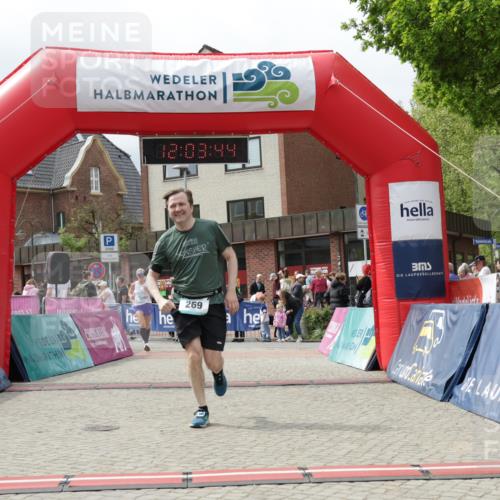 10.05.2026 - 8. Wedeler Halbmarathon Yannick Fuchs http://msf.ph/oto/9736596 10.05.2026 12:03:42 Ziel 269, 764, 2203 meine-sportfotos.de