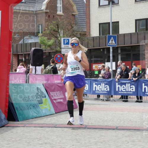 10.05.2026 - 8. Wedeler Halbmarathon Yannick Fuchs http://msf.ph/oto/9736601 10.05.2026 12:03:45 Ziel 269, 772, 2203 meine-sportfotos.de