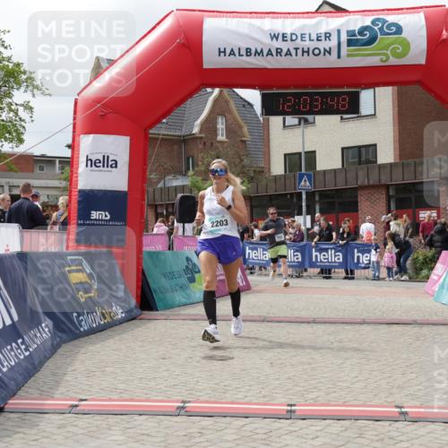 10.05.2026 - 8. Wedeler Halbmarathon Yannick Fuchs http://msf.ph/oto/9736603 10.05.2026 12:03:46 Ziel 269, 579, 772, 2203 meine-sportfotos.de