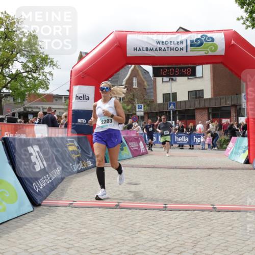 10.05.2026 - 8. Wedeler Halbmarathon Yannick Fuchs http://msf.ph/oto/9736608 10.05.2026 12:03:47 Ziel 269, 468, 579, 772, 2203 meine-sportfotos.de