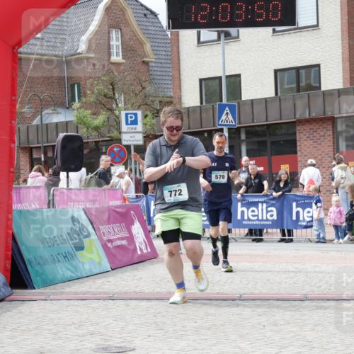 10.05.2026 - 8. Wedeler Halbmarathon Yannick Fuchs http://msf.ph/oto/9736611 10.05.2026 12:03:48 Ziel 468, 579, 772, 2203 meine-sportfotos.de