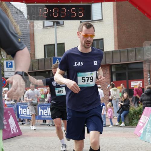 10.05.2026 - 8. Wedeler Halbmarathon Yannick Fuchs http://msf.ph/oto/9736616 10.05.2026 12:03:51 Ziel 387, 468, 579, 772, 2203 meine-sportfotos.de