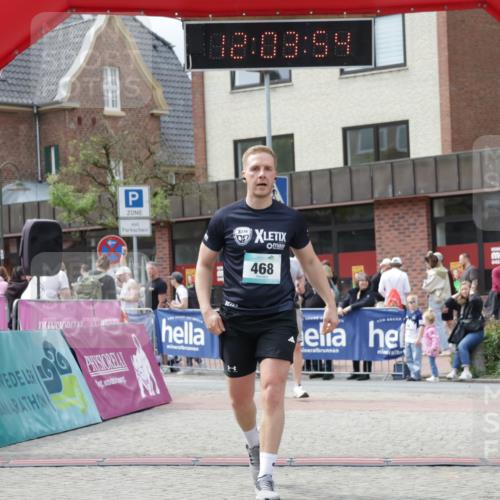 10.05.2026 - 8. Wedeler Halbmarathon Yannick Fuchs http://msf.ph/oto/9736620 10.05.2026 12:03:52 Ziel 387, 468, 579, 772 meine-sportfotos.de