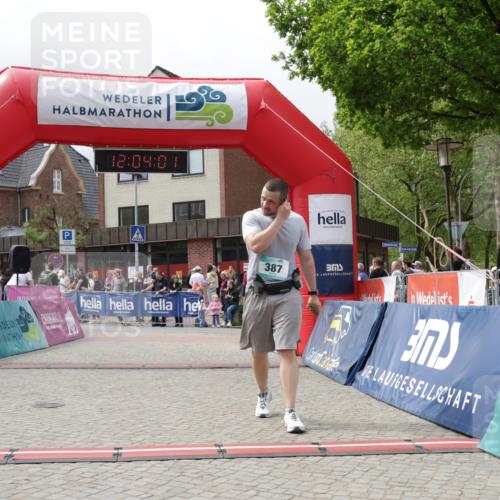 10.05.2026 - 8. Wedeler Halbmarathon Yannick Fuchs http://msf.ph/oto/9736627 10.05.2026 12:03:59 Ziel 387 meine-sportfotos.de