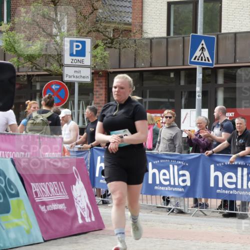 10.05.2026 - 8. Wedeler Halbmarathon Yannick Fuchs http://msf.ph/oto/9736631 10.05.2026 12:04:03 Ziel 117 meine-sportfotos.de