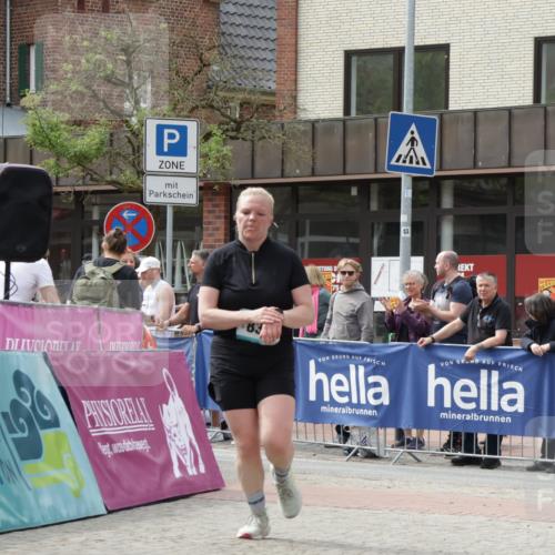 10.05.2026 - 8. Wedeler Halbmarathon Yannick Fuchs http://msf.ph/oto/9736632 10.05.2026 12:04:03 Ziel 117 meine-sportfotos.de
