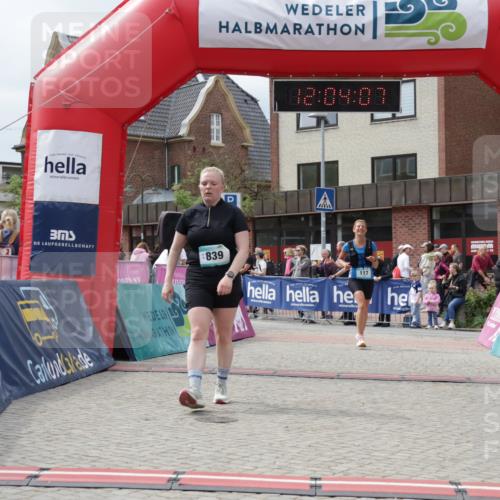 10.05.2026 - 8. Wedeler Halbmarathon Yannick Fuchs http://msf.ph/oto/9736638 10.05.2026 12:04:05 Ziel 117 meine-sportfotos.de