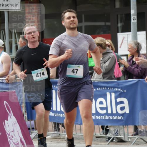 10.05.2026 - 8. Wedeler Halbmarathon Yannick Fuchs http://msf.ph/oto/9736645 10.05.2026 12:04:11 Ziel 47, 117, 474 meine-sportfotos.de