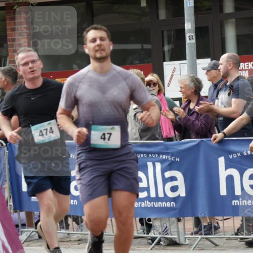 10.05.2026 - 8. Wedeler Halbmarathon Yannick Fuchs http://msf.ph/oto/9736646 10.05.2026 12:04:11 Ziel 47, 117, 474 meine-sportfotos.de