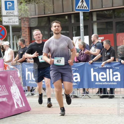 10.05.2026 - 8. Wedeler Halbmarathon Yannick Fuchs http://msf.ph/oto/9736648 10.05.2026 12:04:12 Ziel 47, 117, 474 meine-sportfotos.de