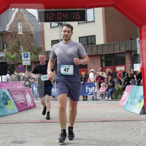 10.05.2026 - 8. Wedeler Halbmarathon Yannick Fuchs http://msf.ph/oto/9736658 10.05.2026 12:04:14 Ziel 47, 474 meine-sportfotos.de
