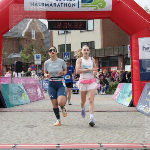 10.05.2026 - 8. Wedeler Halbmarathon Yannick Fuchs http://msf.ph/oto/9736688 10.05.2026 12:04:30 Ziel 129, 243, 461, 982 meine-sportfotos.de