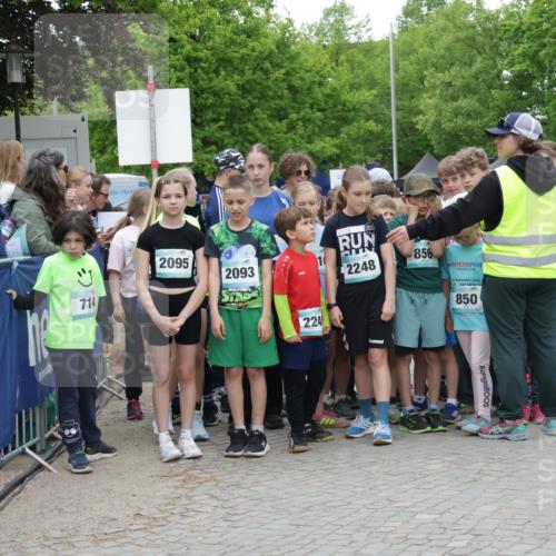 10.05.2026 - 8. Wedeler Halbmarathon Yannick Fuchs http://msf.ph/oto/9736695 10.05.2026 12:43:00 Ziel 714, 331, 770, 2095, 2093, 224, 2024, 2248, 856, 850, 197, 218 meine-sportfotos.de