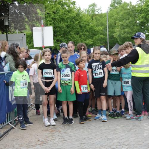 10.05.2026 - 8. Wedeler Halbmarathon Yannick Fuchs http://msf.ph/oto/9736697 10.05.2026 12:43:00 Ziel 70, 714, 04331, 2095, 2093, 224, 2024, 2248, 856, 2, 2023, 850, 197, 2186 meine-sportfotos.de