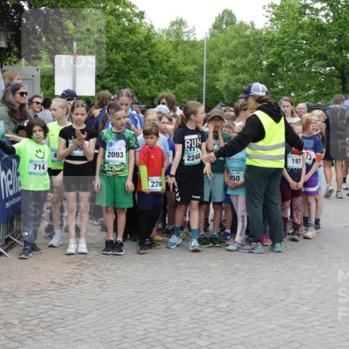 10.05.2026 - 8. Wedeler Halbmarathon Yannick Fuchs http://msf.ph/oto/9736714 10.05.2026 12:43:30 Ziel 2093, 714, 224, 2248, 850, 197, 13 meine-sportfotos.de