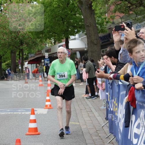 10.05.2026 - 8. Wedeler Halbmarathon Yannick Fuchs http://msf.ph/oto/9736741 10.05.2026 12:44:26 Ziel 394 meine-sportfotos.de