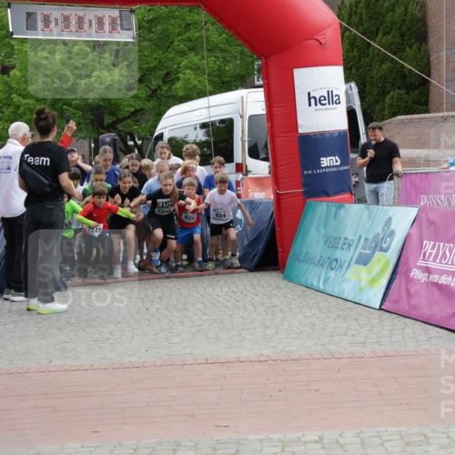 10.05.2026 - 8. Wedeler Halbmarathon Yannick Fuchs http://msf.ph/oto/9736752 10.05.2026 12:44:56 Ziel 7, 2249, 2248, 623, 624 meine-sportfotos.de